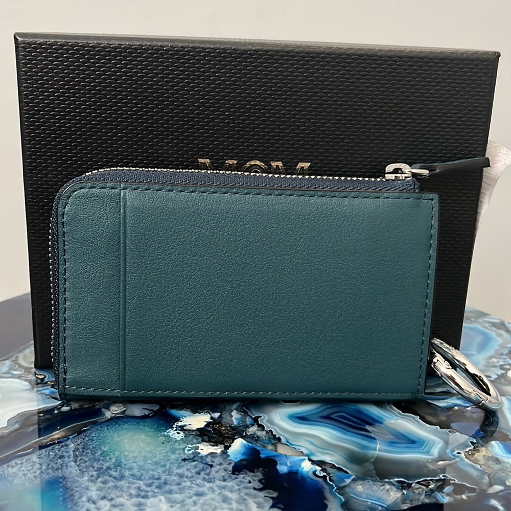 ✨SOLD✨MCM Card Case - Picture 2 of 10